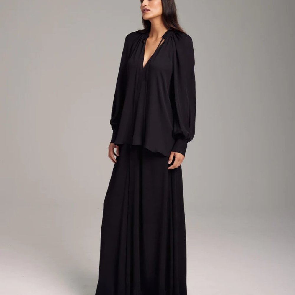 VOZ SIZE LARGE /L BISHOP SLEEVE BLOUSE, SILK GEORGETTE, IN BLACK Retail $395